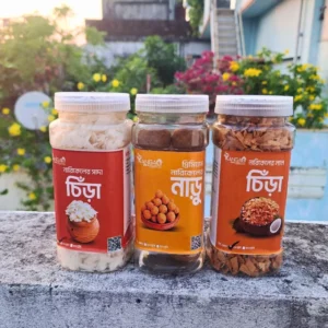 রাঙ্গাঘরের নারিকেলের সাদা চিঁড়া, লাল চিঁড়া ও প্রিমিয়াম নারিকেল নাড়ু তিনটি জারে ছাদে সাজানো